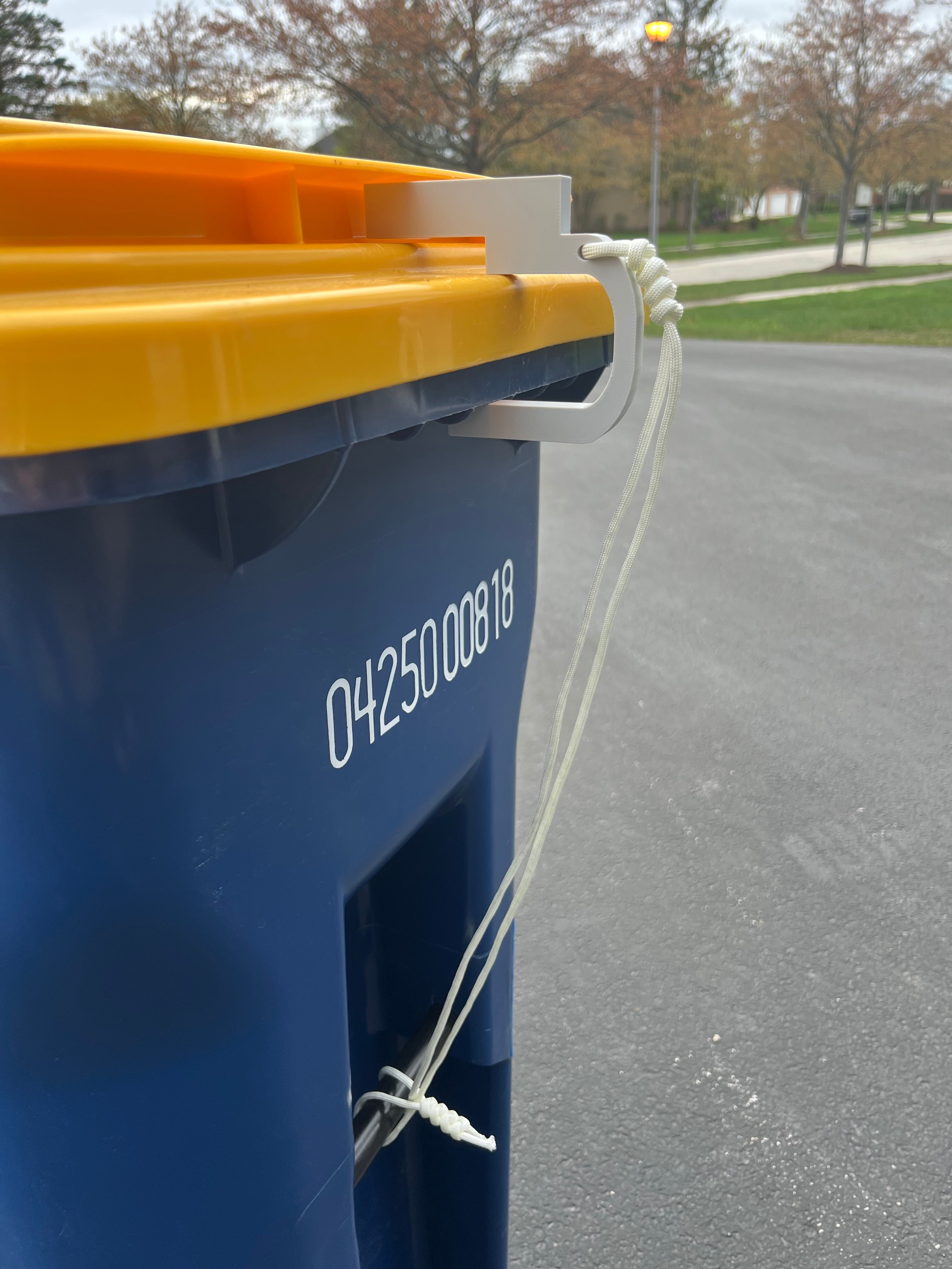 Compost Can With Rope Attachment